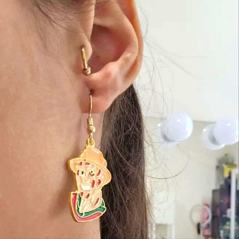 Hand Crafted Fun Halloween dangle earrings - Picture 4 of 6